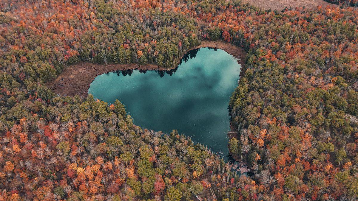 Heart Shaped Natural Wonders Around The World You Can Actually Visit