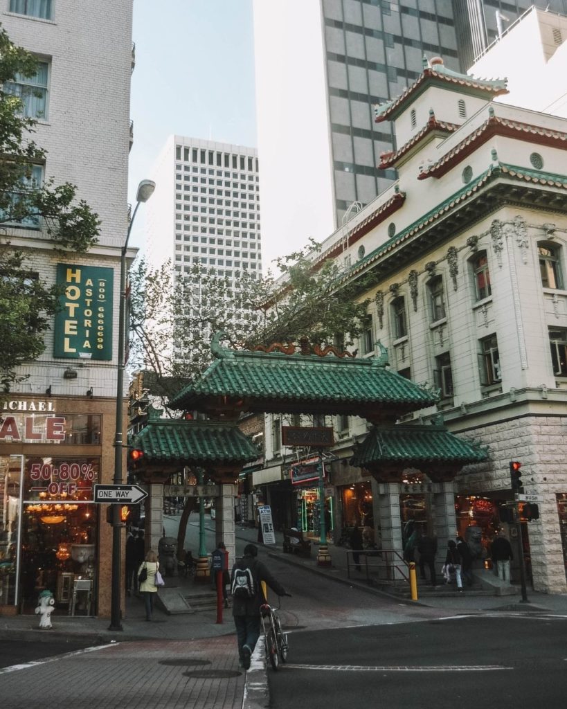 Dragon Gate entrance to San Francisco Chinatown