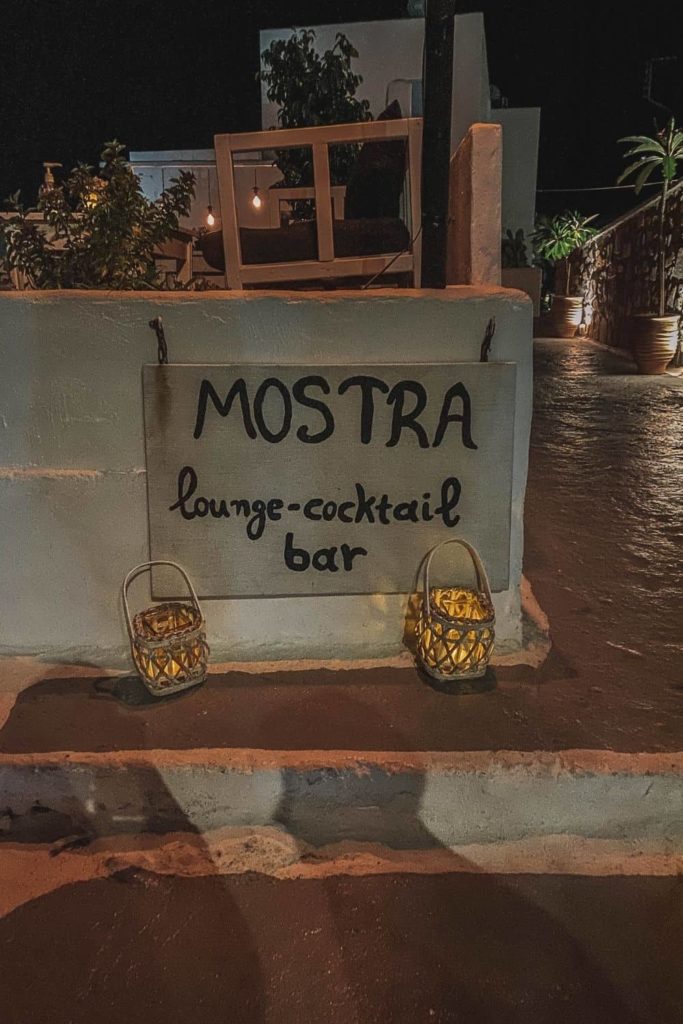 Mostra cocktail lounge in Milos