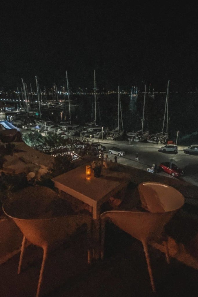 Mostra cocktail lounge in Milos
