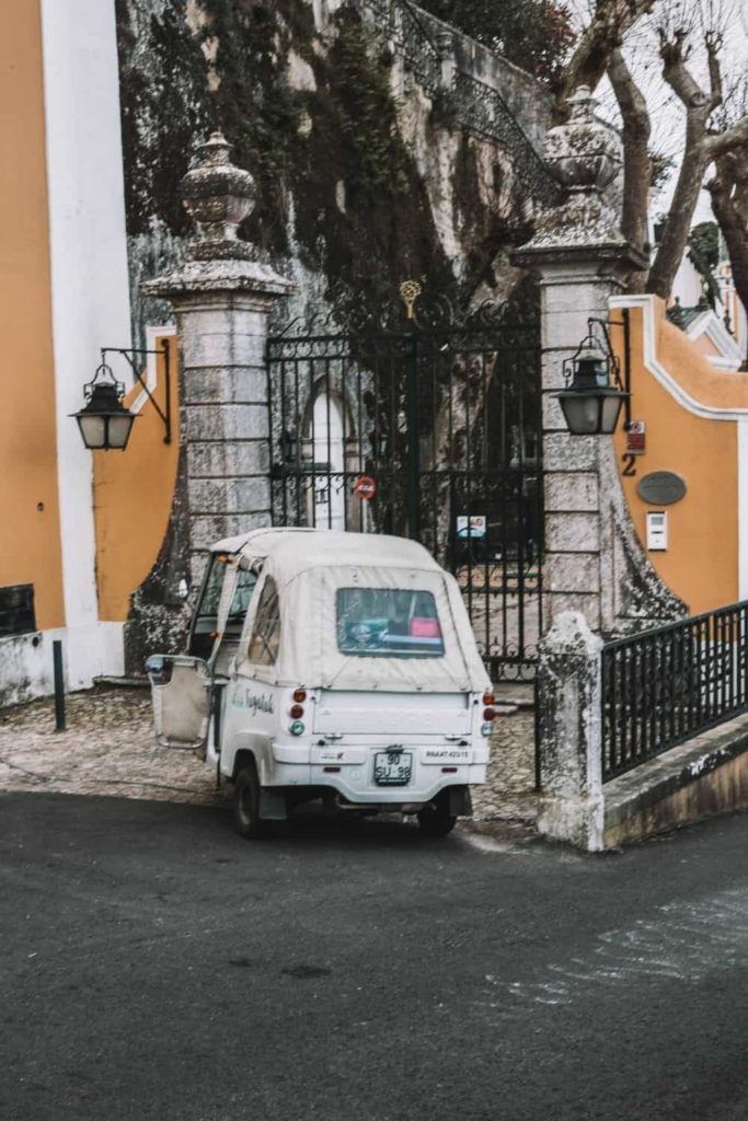 tuktuk in Sintra