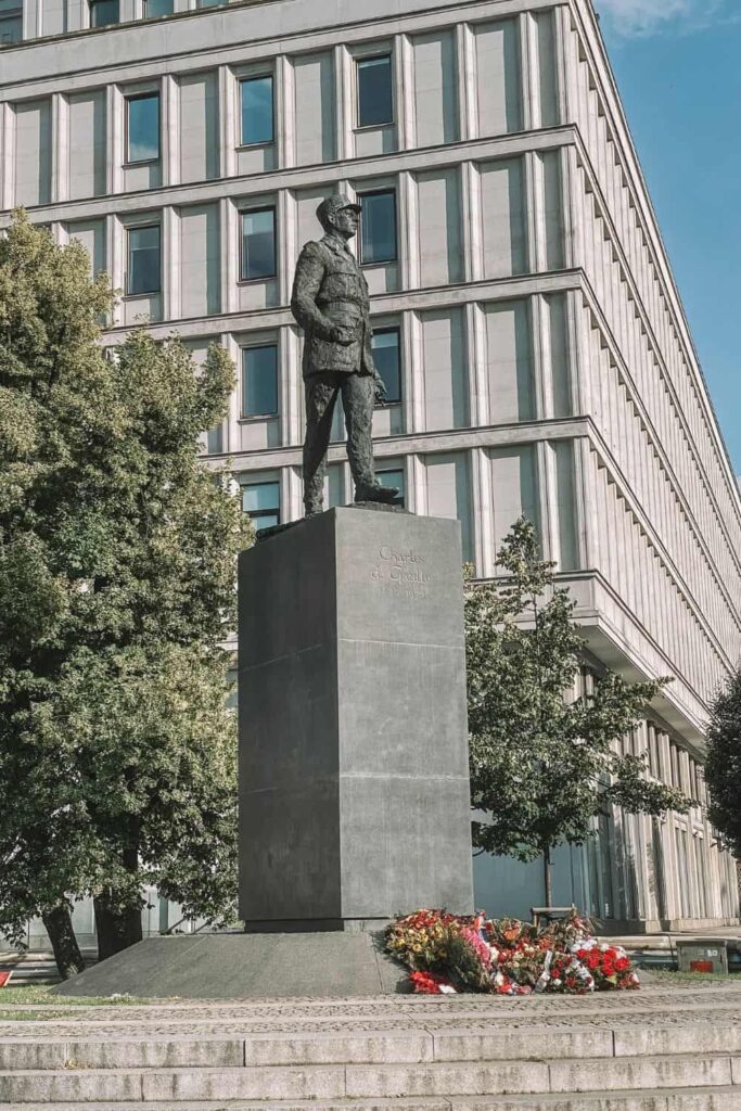Statue of Charles de Gaulle