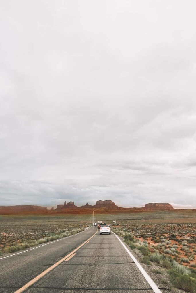 Best views of Monument Valley for your 2 Week USA West Coast Road trip
