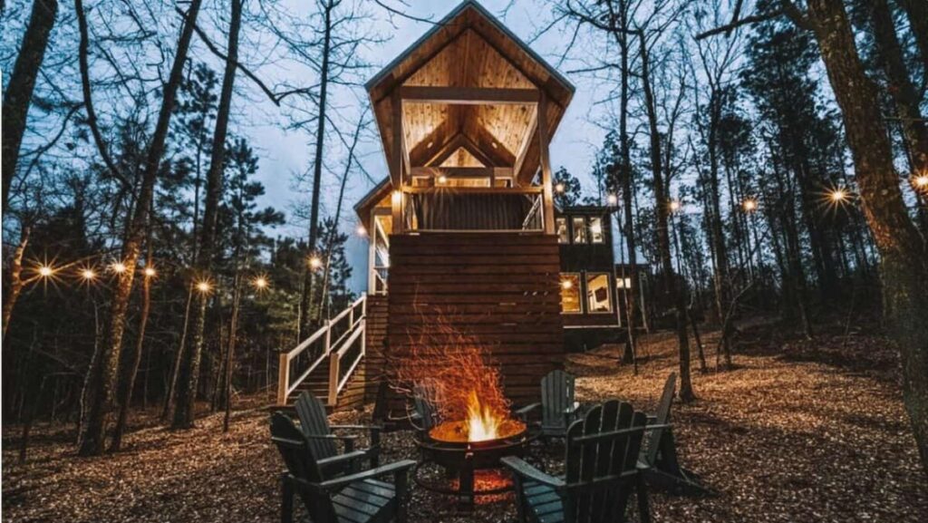 A true hideaway for lovers, one of our favorite romantic cabins in Oklahoma