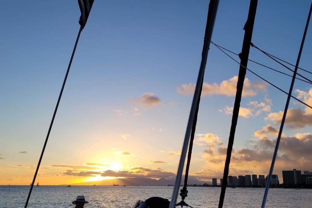 Catamaran cruise from Park shore Waikiki to see the sunset, one of the best sunset cruises in Waikiki