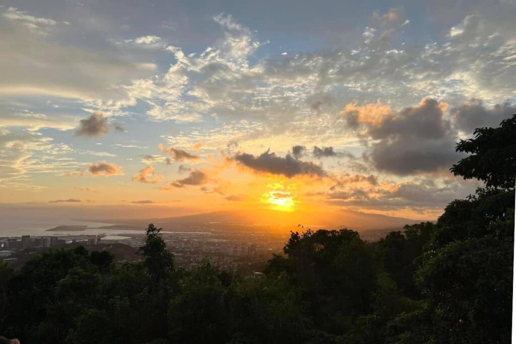 Tantalus Lookout sunset in Oahu