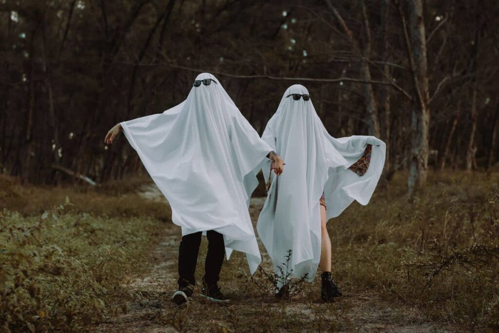 Ghosts couple costume for Halloween