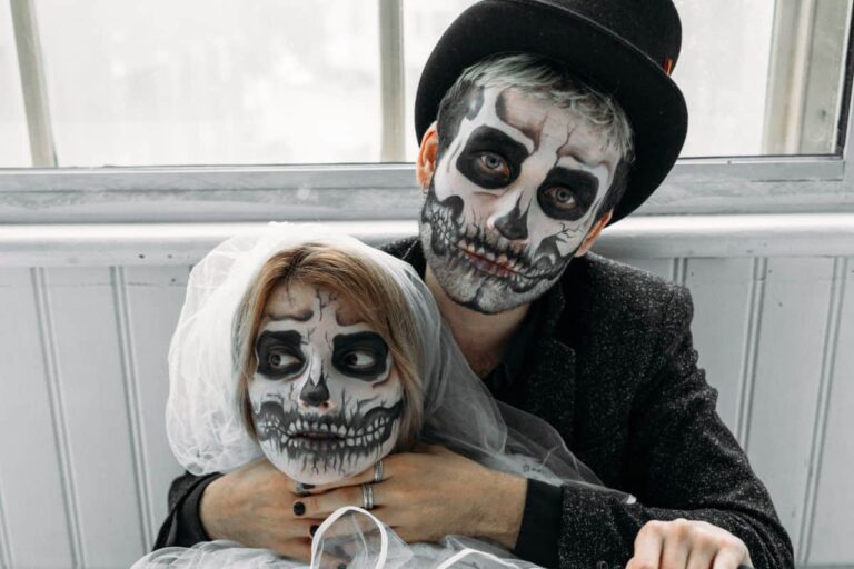 Skeleton couple costume for Halloween
