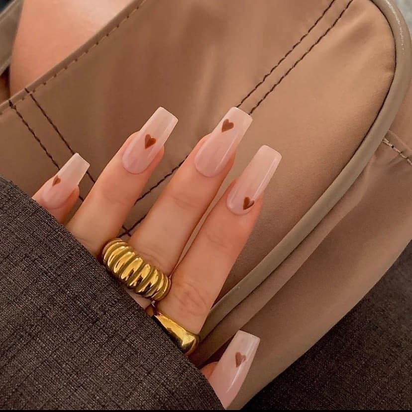 Brown hearts on elegant nails by @venetianthegreene