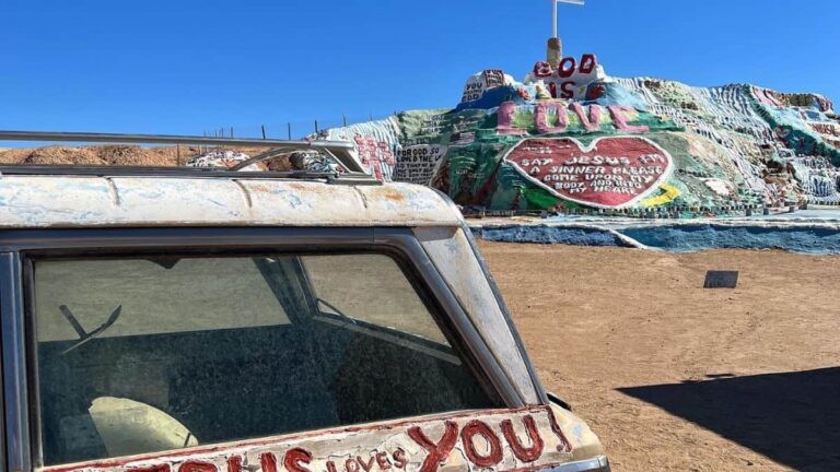 19 America’s Most Peculiar Roadside Attractions You Won’t Want to Miss