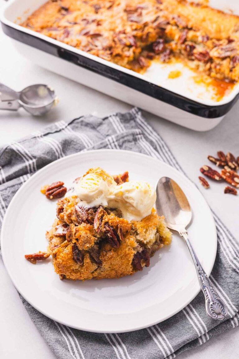Easy Pecan Cobbler Recipe For your Next Movie Date