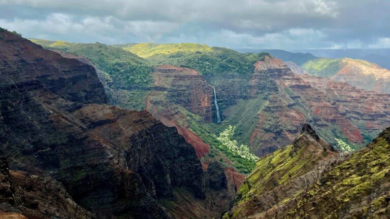 100+ Hawaii Honeymoon Captions For Instagram