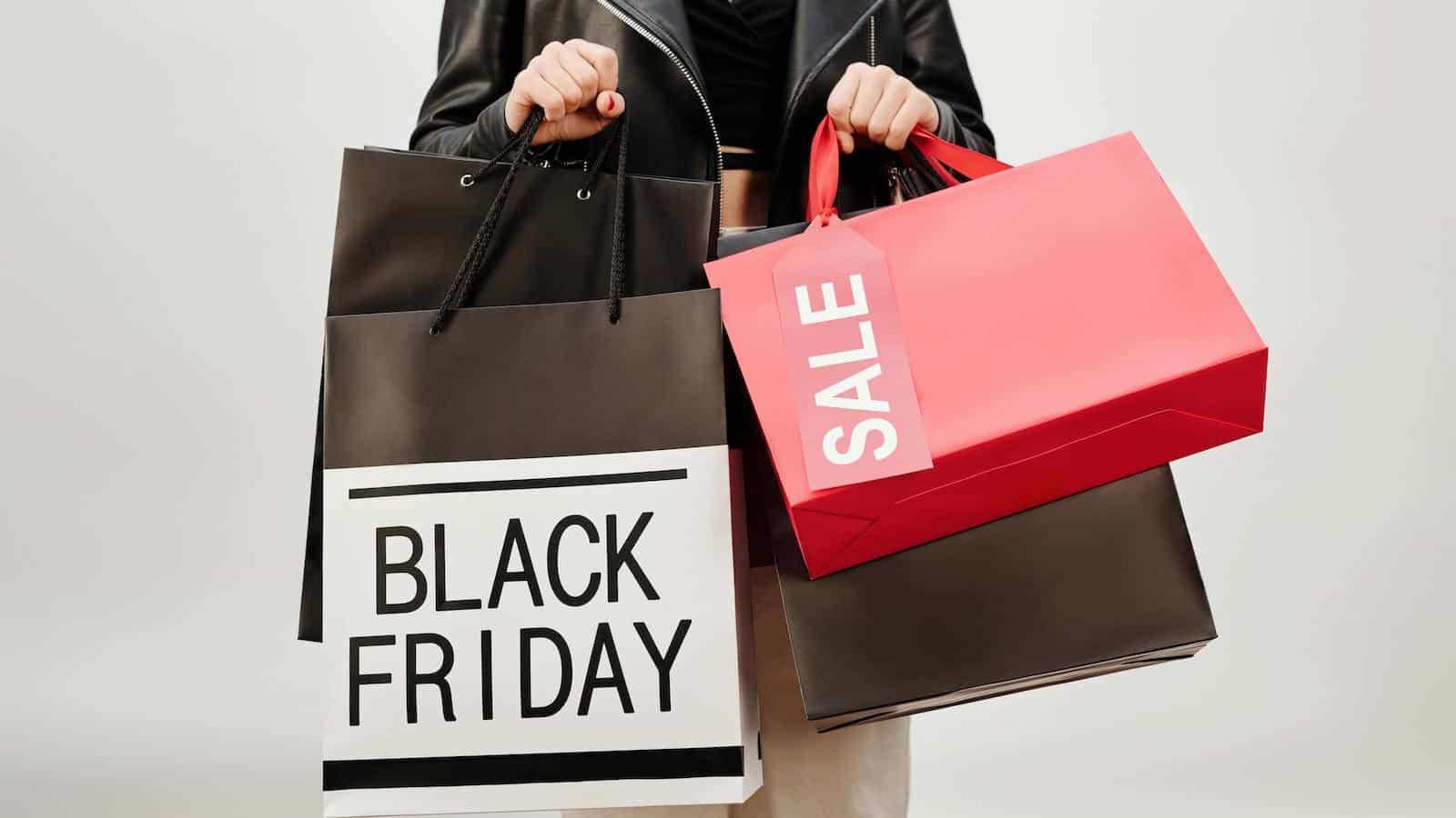 black friday shopping pexels-max-fischer-5868272