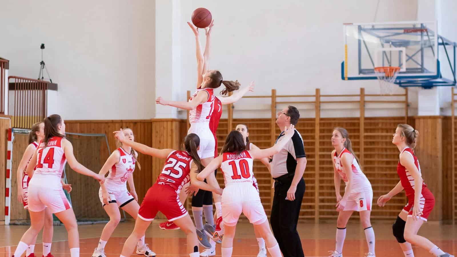 high school basketball gym pexels-img-sÌŒtevonka-2116469