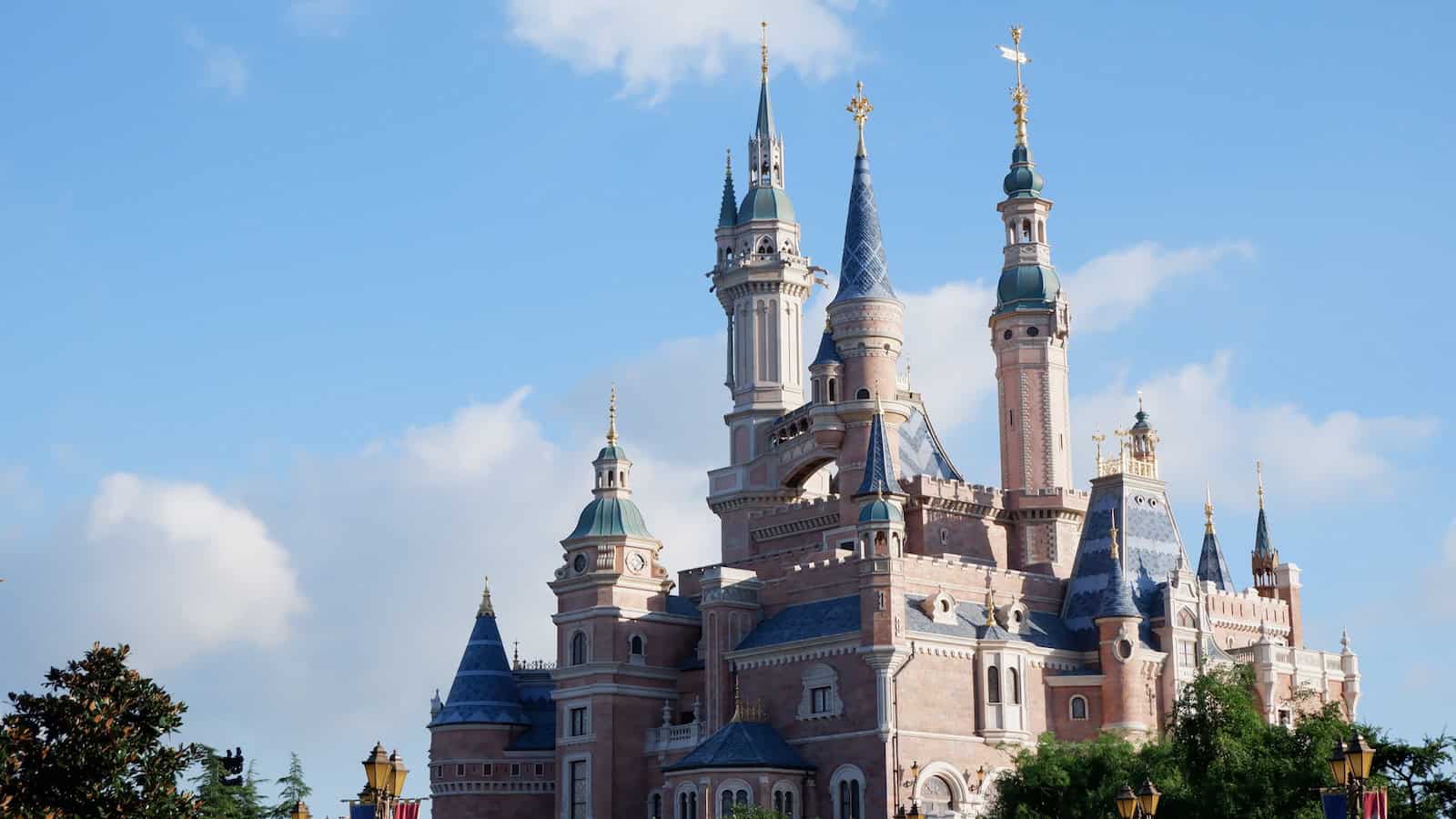 Disneyland shutterstock_2289753533