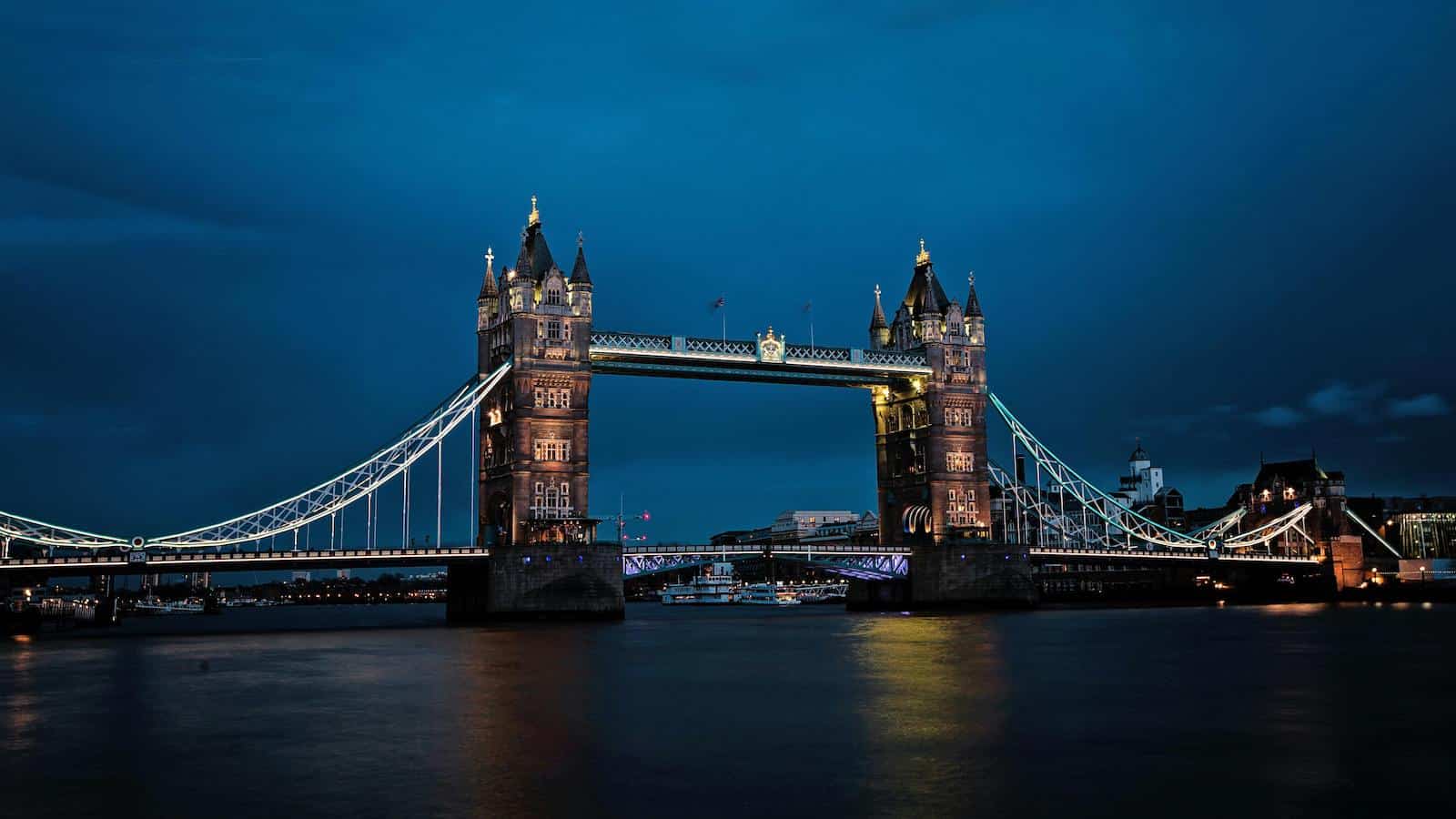 tower bridge london