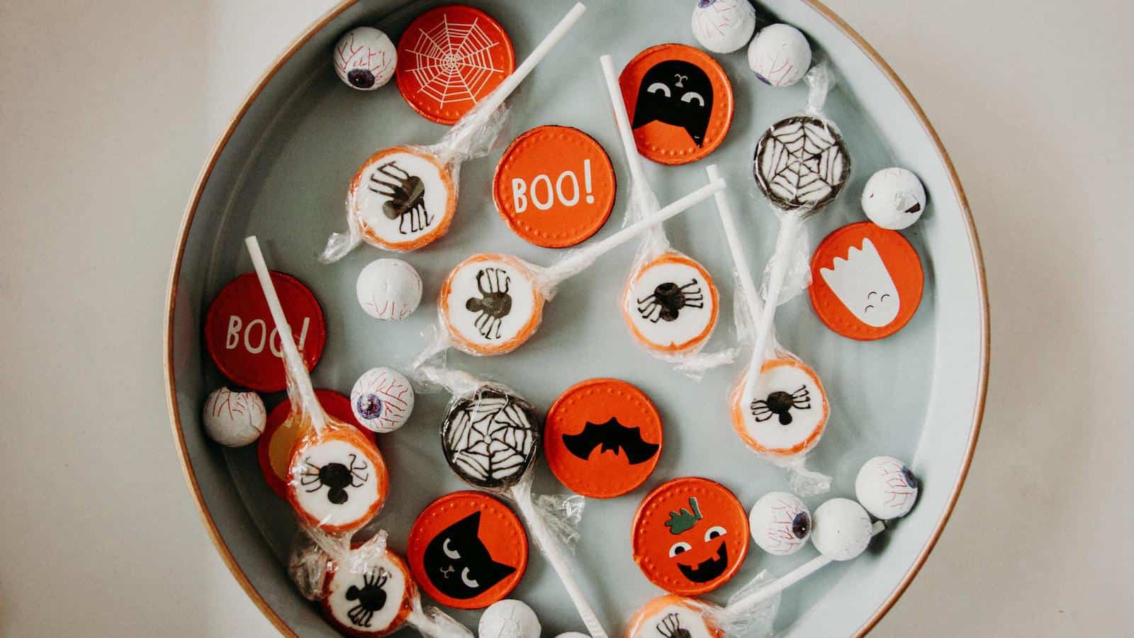 halloween pexels-kristina-paukshtite-3095465.jpg.crdownload