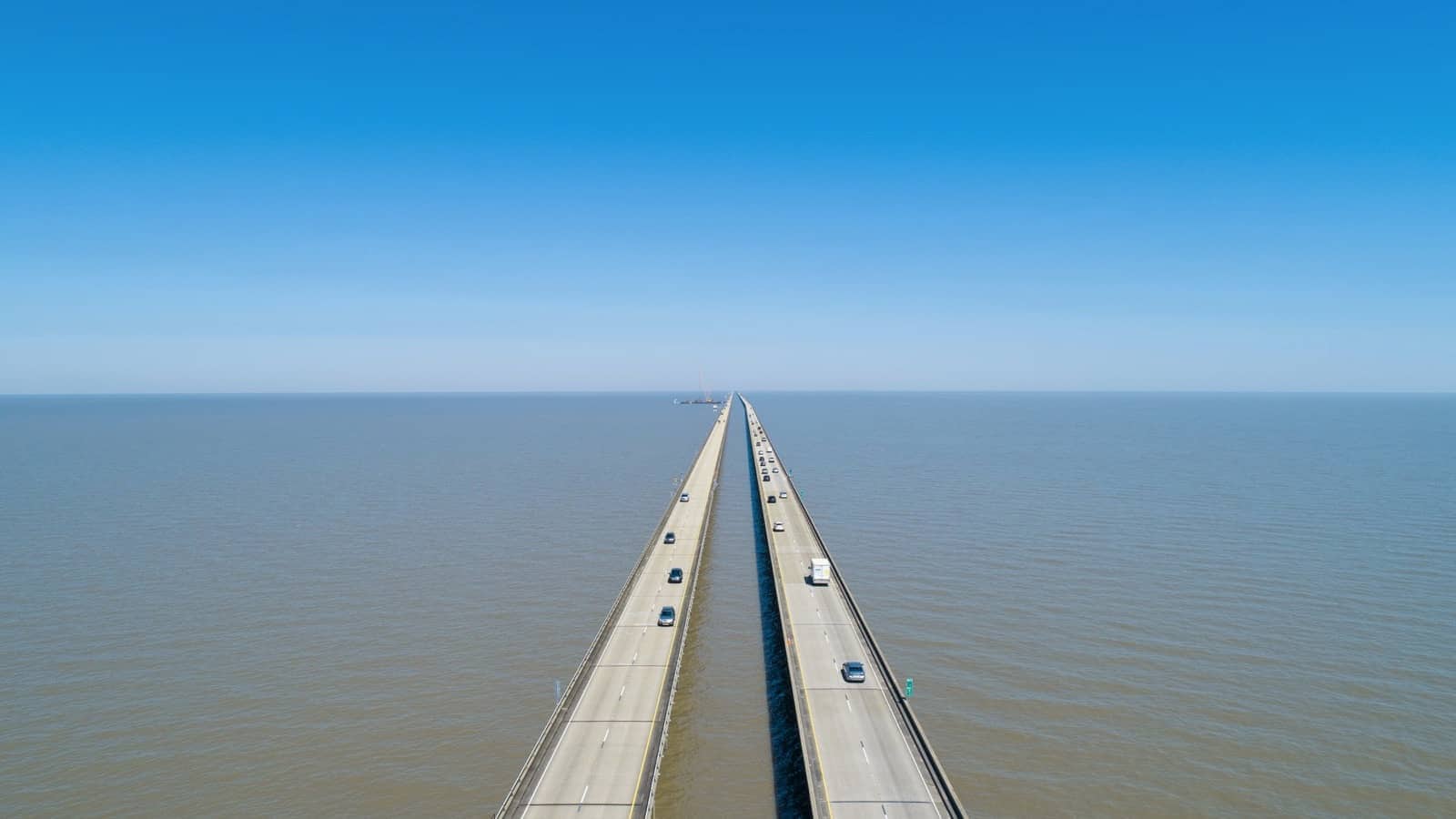 Lake Pontchartrain Causeway Louisiana shutterstock_1371623393.jpg.crdownloadresized