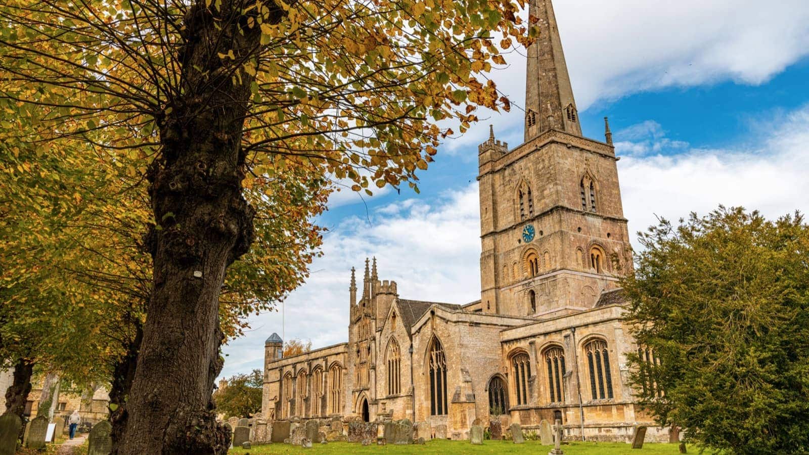 cotswolds church uk pexels-samuelsweet-8201969resized