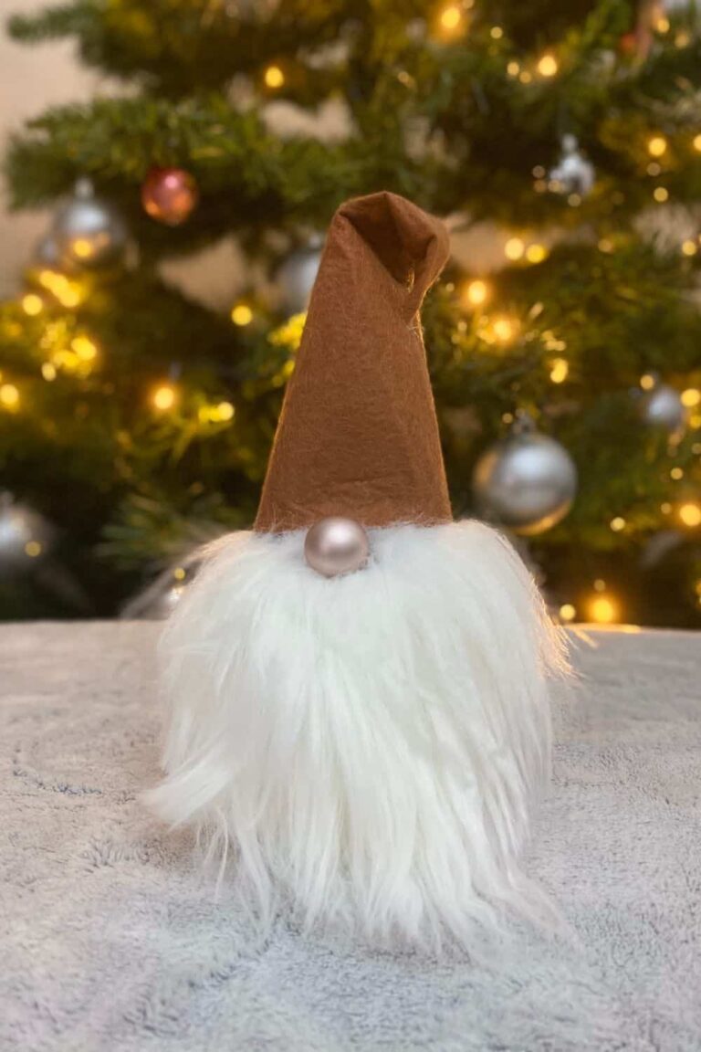 How To Make DIY Christmas Gnomes For Your Home Decor