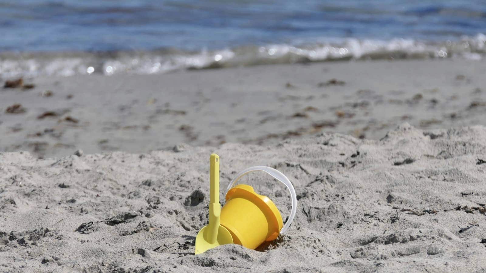 beach toys pexels-shutterspeed-ireland-7476813resized