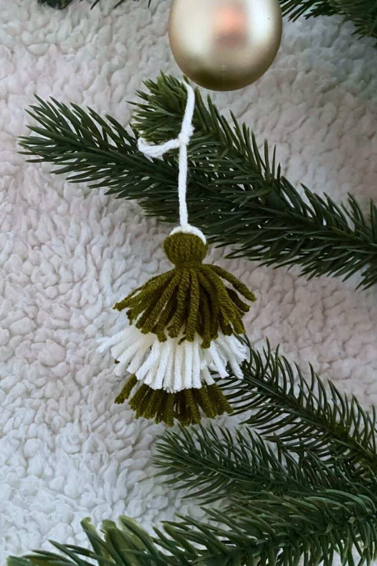 Yarn Tree Ornaments DIY: How To Make These Cute And Easy Christmas Tree DIY Ornaments