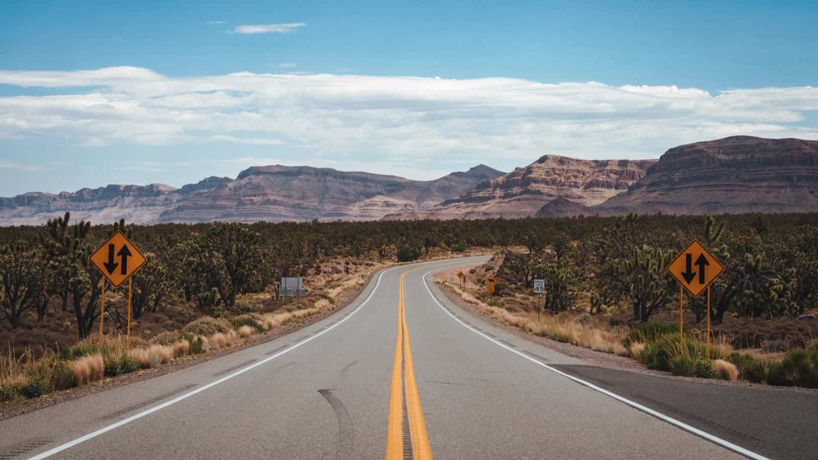 roadside road trip route Enric Cruz López via Pexelsresized