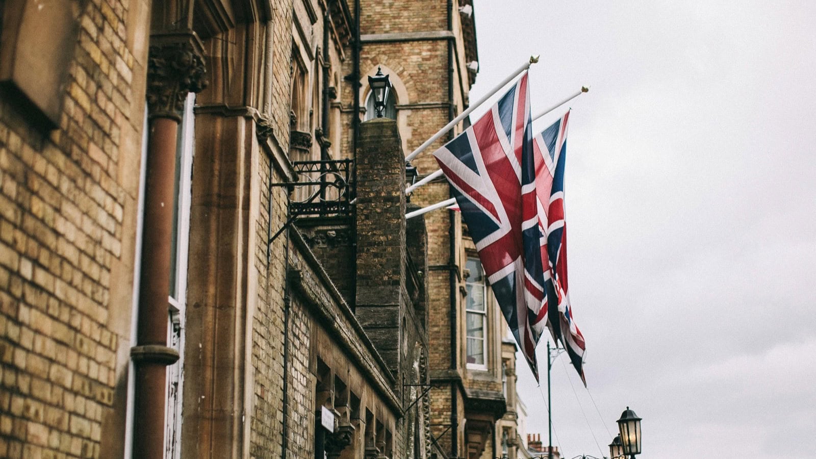 Oxford UK flag pexels-lina-2773597resized