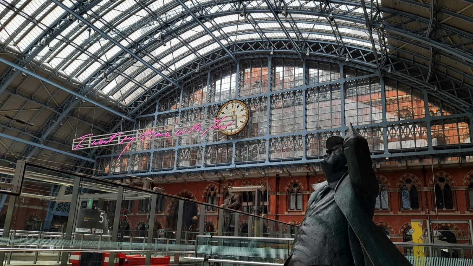 train eurostar pexels-life-8395293resized